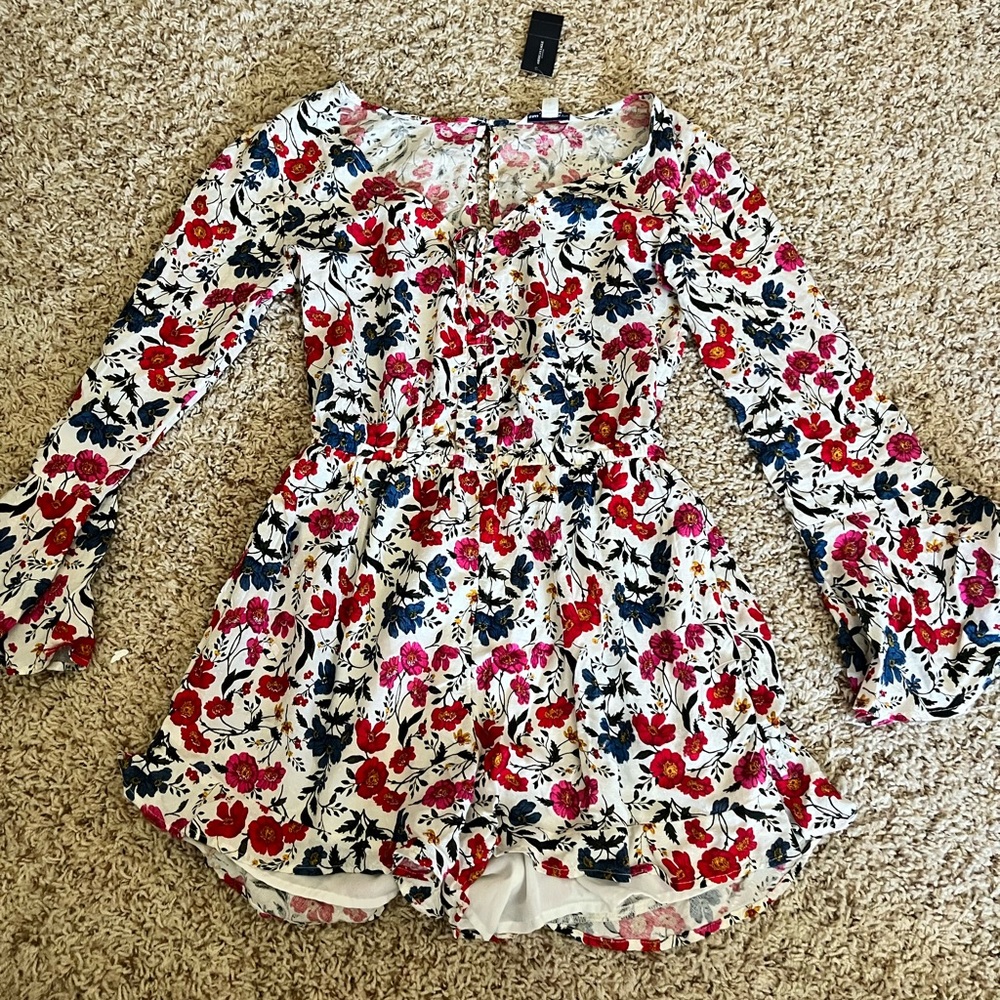 flowery american eagle romper size s